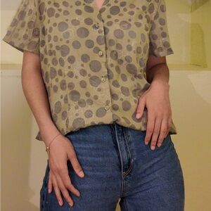Alexandra Bartlett Green Polka Dot Short Sleeve Notched Collar Blouse
